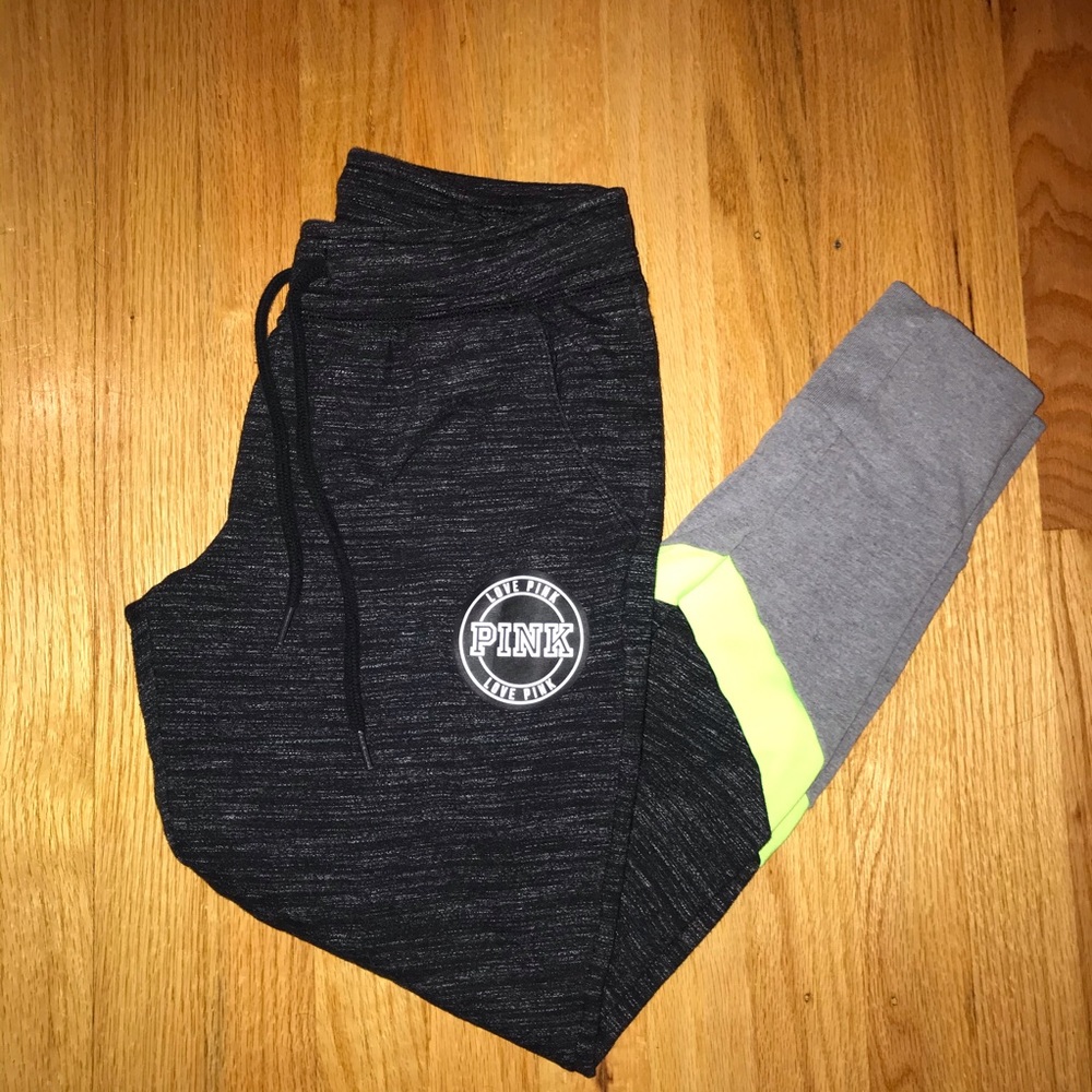 SOLD 💵Victoria Secrets PINK Joggers Size Small